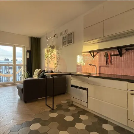 Cozy With Balcony Near Chopin Airport * Varşova