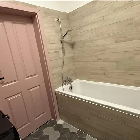 Daire Cozy With Balcony Near Chopin Airport