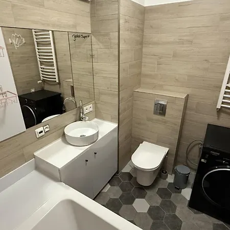 Cozy With Balcony Near Chopin Airport Apartment